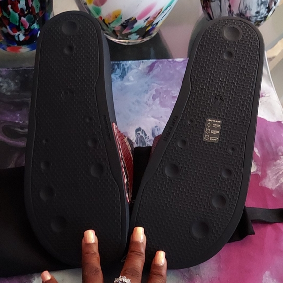 Giuseppe Zanotti Slides - Picture 4 of 6